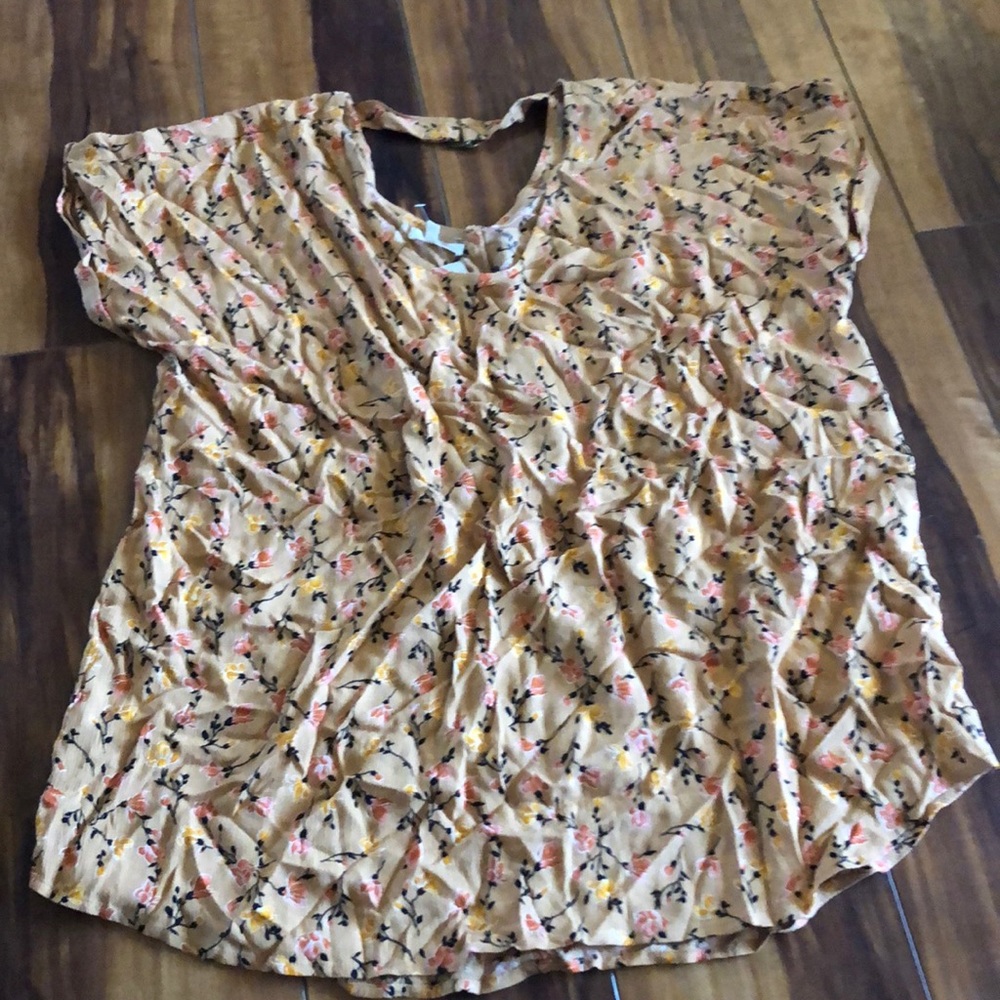 🎉BOGO FREE🎉 Floral top